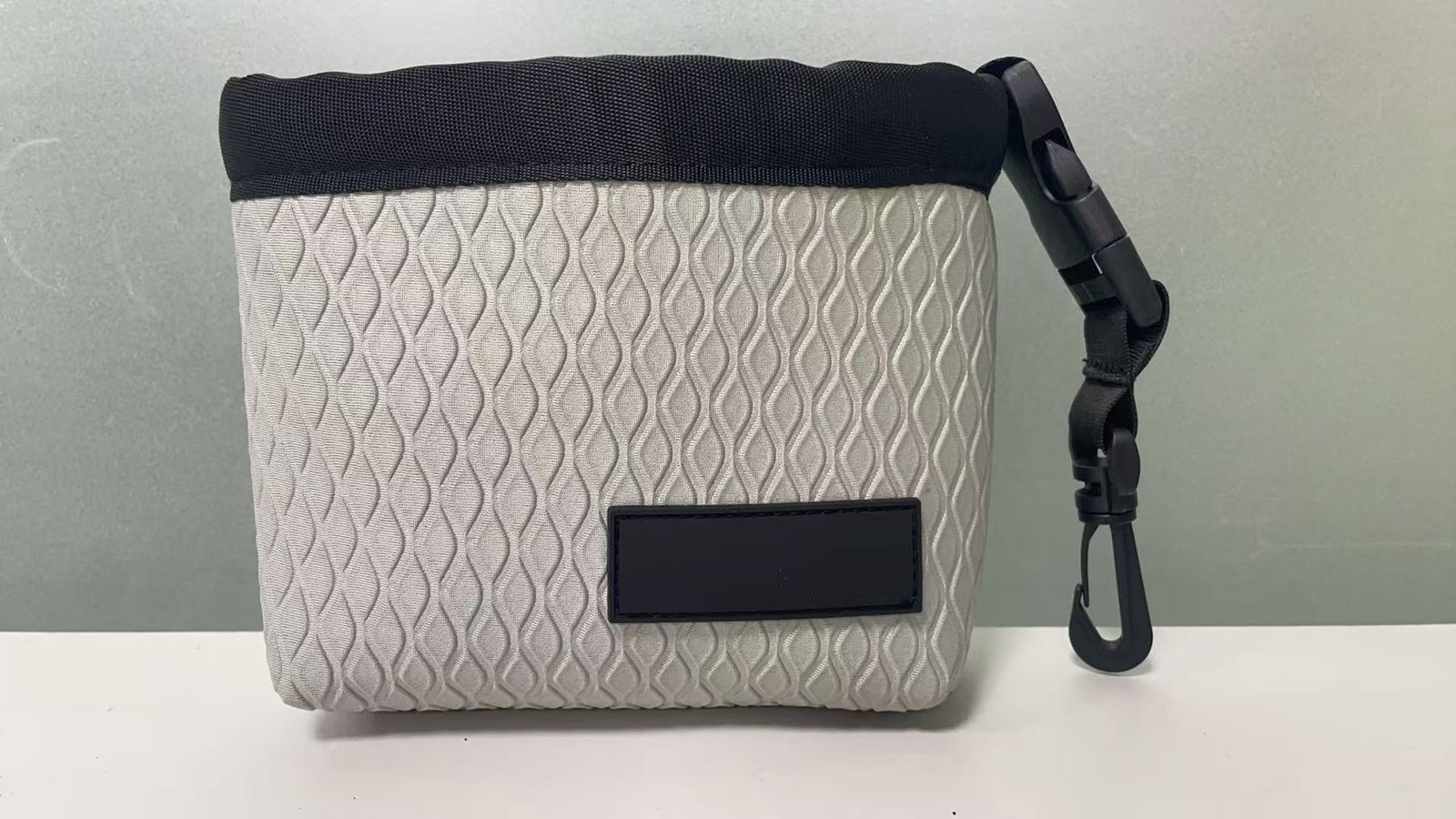 Portable golf gear cleaner bag for quick ball and club maintenance on the course